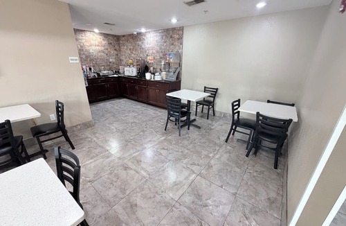 Hernando Hotel | Super 8 by Wyndham Hernando