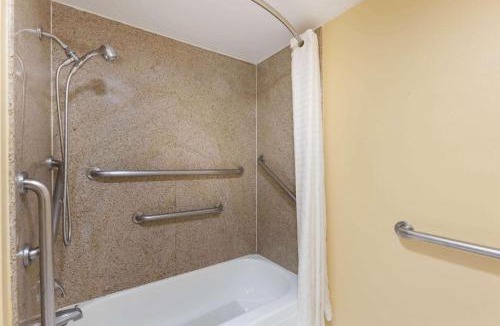 Jacksonville Hotel | Super 8 by Wyndham Jacksonville AR