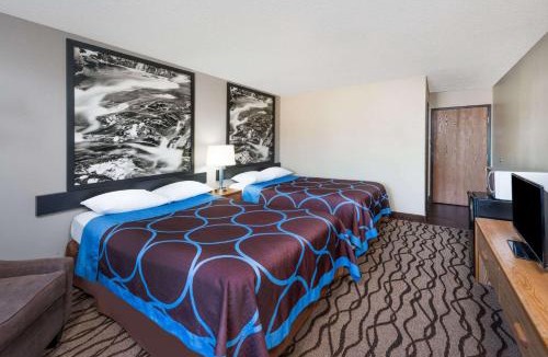 West Plains Hotel | Super 8 by Wyndham West Plains