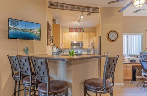 Superstition Lakes Condo | Superstition Lakes Condo, A+ Lake View, Gated Comm w/Htd POOL & Spa, Walk to Mall & Theater