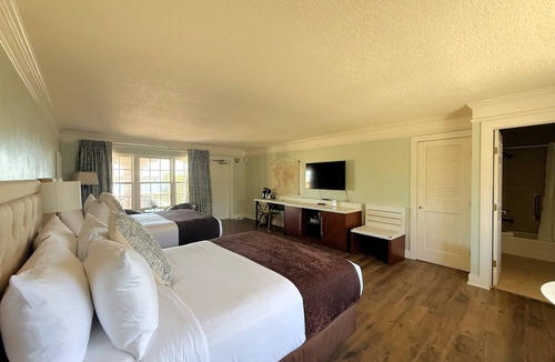 Old Town Hotel | The Bayfront Inn