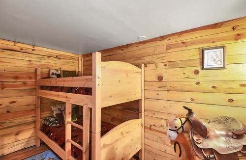 Parks Villa | The Bunk House Historic Cabin Firepit Pet-Friendly Near Grand Canyon