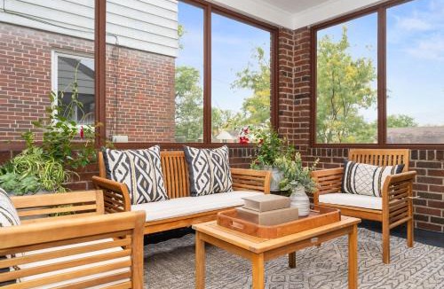 Roselawn Finance House | The Cincinnati Charm