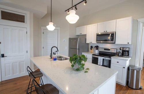 Floyd Apartment | The Farmer's Supply-Unit 202 in Historic Downtown Floyd