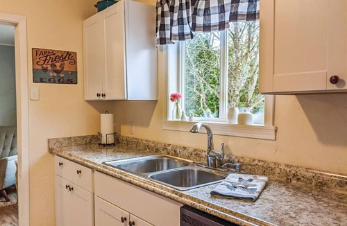 Sequim House | The Farmhouse - Relaxation & Fun For The Whole Family