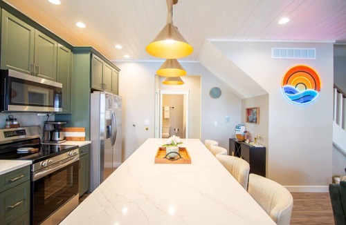 Celina Cottage | The Getaway: 3 bed/2 bath Lakeside Cottage w/King Beds & Hot Tub!