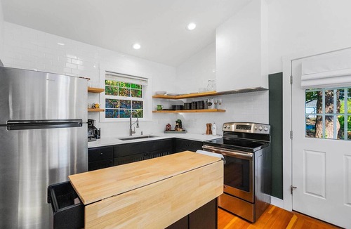 Agate Cottage | 'the Hammersley' Luxury Waterfront Estate!