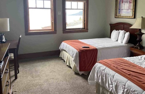 Whittier Hotel | The Inn at Whittier