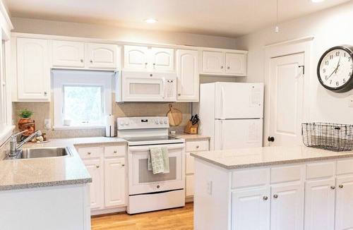 Cape Fear Station House | The Long Time PET FRIENDLY Cape Fear Station