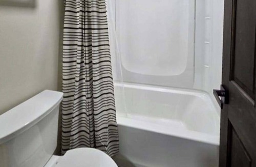 Girdwood House | The Monarch Lower Level | Updated 3BR Suite| Patio