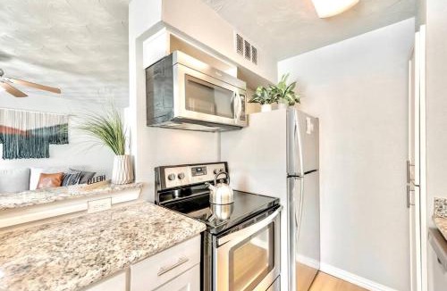 Old East Dallas Apartment | The Munger Proper - Spa Pool