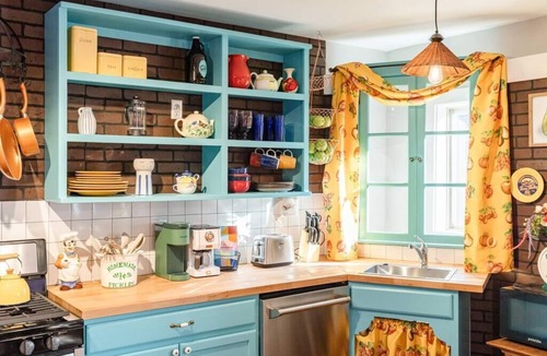 Roselawn Finance House | The Retro Retreats: Entire Building