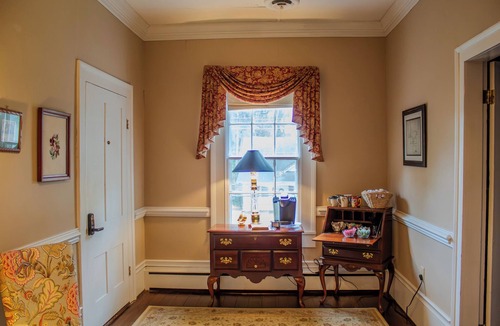 Clinton Apartment | The Sage Suite - Private Studio w/Ensuite Bath in Historic Downtown Home