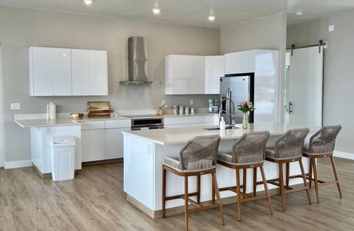 Big Water House | The Smoking Mirrors~ Dual Luxury Home Experience
