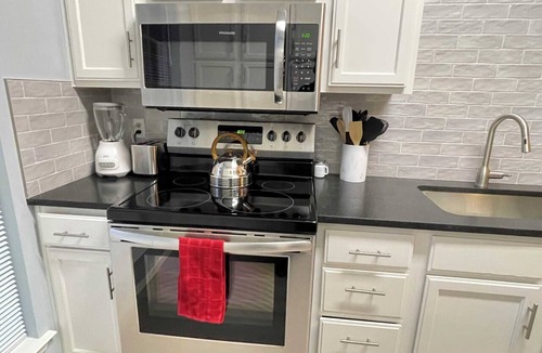Springdale Apartment | The Stay at Steuben, Fire Pit, Brand new furniture