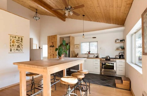 Summerhaven Cabin | "The Treehouse" Cozy cabin at Mt. Lemmon with amazing views!