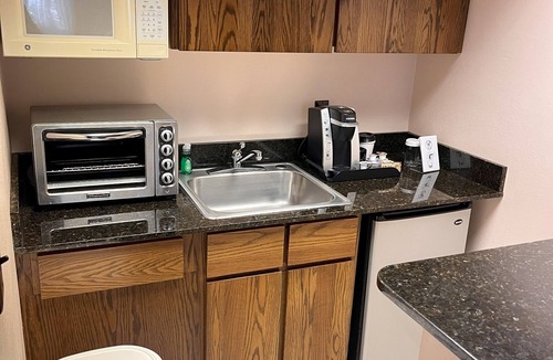 Downtown Anchorage Hotel | The Voyager Inn