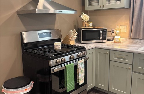 Hot Springs Cottage | The Winner’s Circle Cottage at the Creek; New Fully Remodeled; Perfect Location!