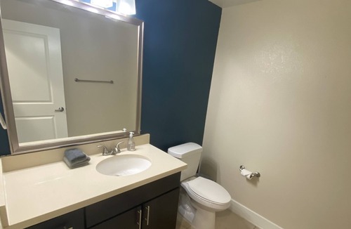 Morena Apartment | This apartment is a 2 bedroom(s), 2 bathrooms, located in San Diego, CA.
