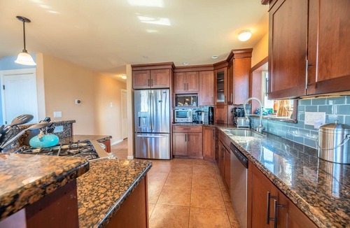 Dillon Beach House | Tide Pool~Dillon Beach~Amazing Views~Hot Tub~Game Room~Dogs~Sun & Surf~WiFi!
