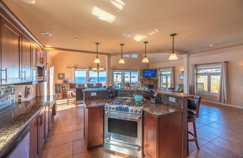 Dillon Beach House | Tide Pool~Dillon Beach~Amazing Views~Hot Tub~Game Room~Dogs~Sun & Surf~WiFi!