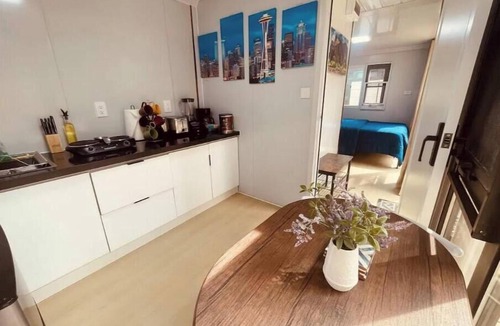 Edmonds Cabin | Tiny Oasis with all the amenities!
