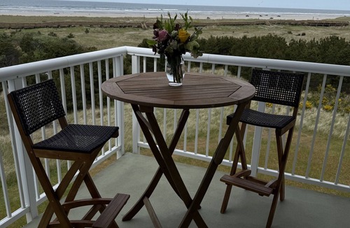 Long Beach Condo | Tradewinds - 4th floor stunner inside and out