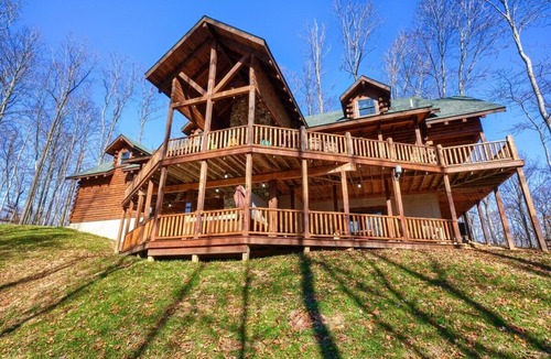 Laurelville House | Treehouse Lodge: Luxury Log Cabin Retreat in Hocking Hills