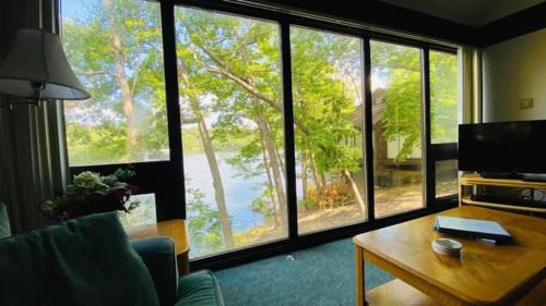 Village of Four Seasons House | Treetop Village-2Bed3BathPoolsDocks6-8PP