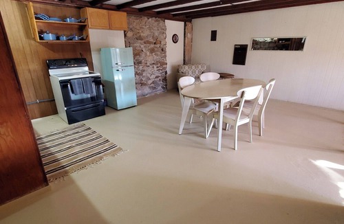 Tucson Apartment | Tucson Desert Historic Courtyard Ground Cozy Studio Queen Size Bed
