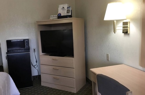 Cabot House | Two Units w/FREE Parking, FREE Breakfast! Pets are Welcome!