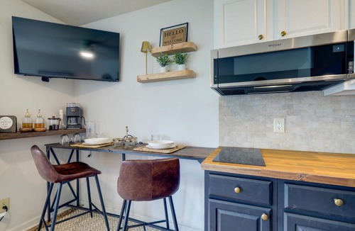 Ironton House | Ultimate Arcadia Valley Escape – 2 Combined Units!