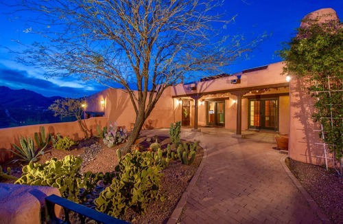 Twin Hills Estates House | Ultimate Mountain Privacy In The Saguaro National Park at Gates Pass.