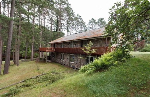 Tomahawk Cabin | Unique Waterfront Cabin In Tomahawk - 5 bedrooms available