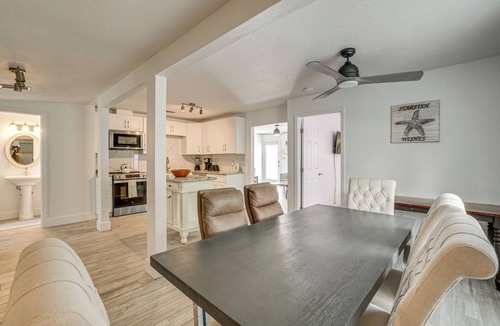 Siesta Key Cottage | Unwind Poolside + Walk to Beach! Sarasota Retreat