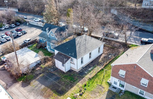 Pullman House | Updated 2-bedroom single family house in downtown Pullman