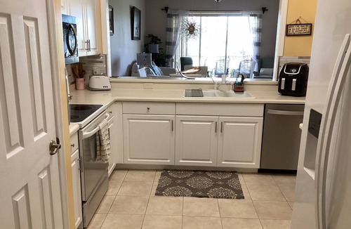 Naples Villa | Upscale 2 bedroom 2 bathrooms cozy villa, Golf Community