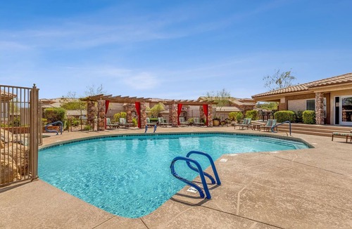 Fountain Hills Condo | Upscale 2BR/2BA Condo with Great Views, Heated Pool & Balcony