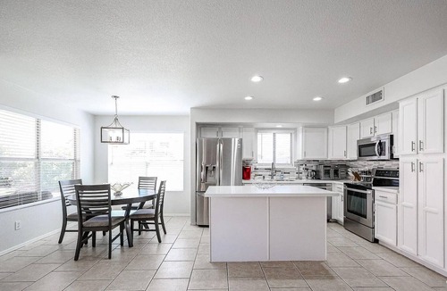 Avondale House | Upscale Desert Escape for gathering - peaceful serenity AND fun!