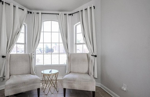 Avondale House | Upscale Desert Escape for gathering - peaceful serenity AND fun!