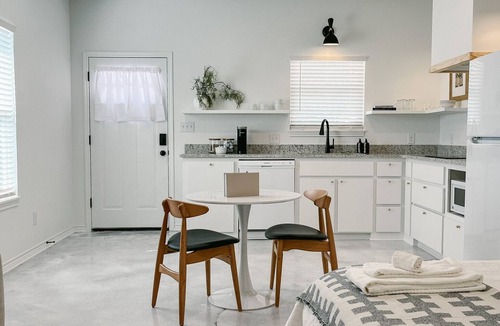 Abilene Apartment | Upscale studio with skyline view