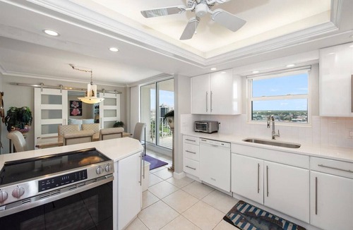 Vanderbilt Beach Apartment | Vanderbilt Shores Beachfront Condo