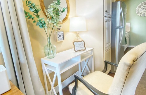 Summit Cottage | Vickery Cottage - Charming, Cozy, & Comfy