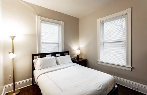 East Walnut HIlls Condo | Victorian Beauty turned condo - 5 min to downtown!