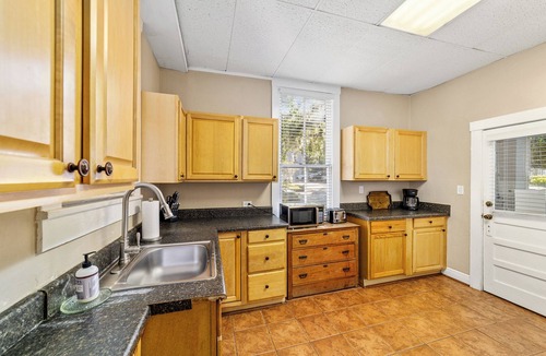 Historic District Apartment | Victorian Manor: Downtown Apt, near Silver Springs & Fort King Historic Park