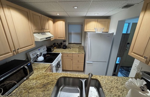 Old Naples Condo | Walk to Downtown 5th Ave Naples & Beach 2-Master BR condo Waterfront Views -WiFi
