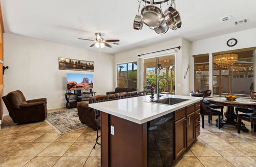Glendale House | Walk to State Farm Stadium & Westgate Family Home