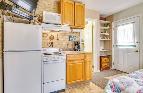 Delphi Apartment | Walkable & Convenient Main Street Studio in Delphi