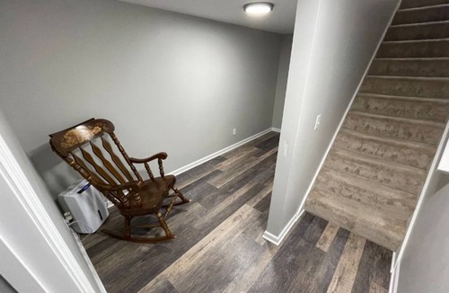 Plymouth House | Walking Distance To Medicine Lake
