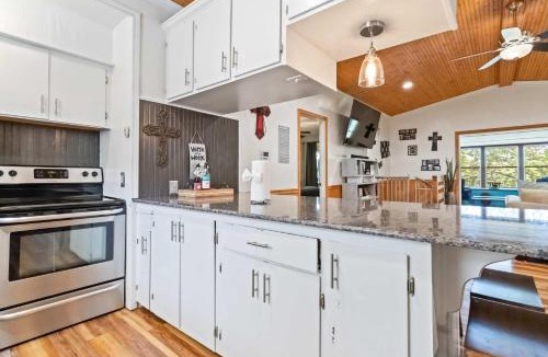 Springdale House | War Eagle Getaway